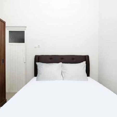 Cah Ayu Guest House Malang Exterior foto